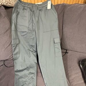Gilly Hicks Active Recharge Cargo Jogger Pants NWT gray